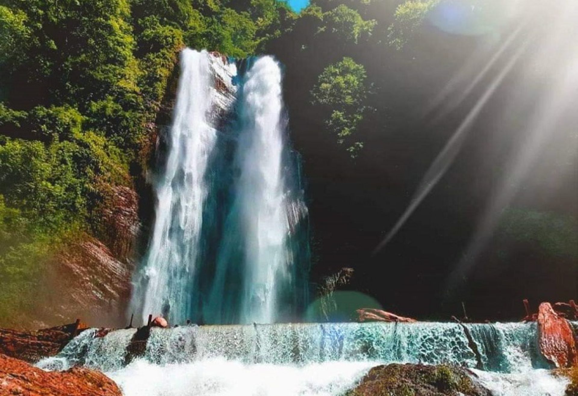 आम्दानीको स्रोत बन्यो जलविरे झरना, एक वर्षमै २८ लाखबढी राजस्व संकलन